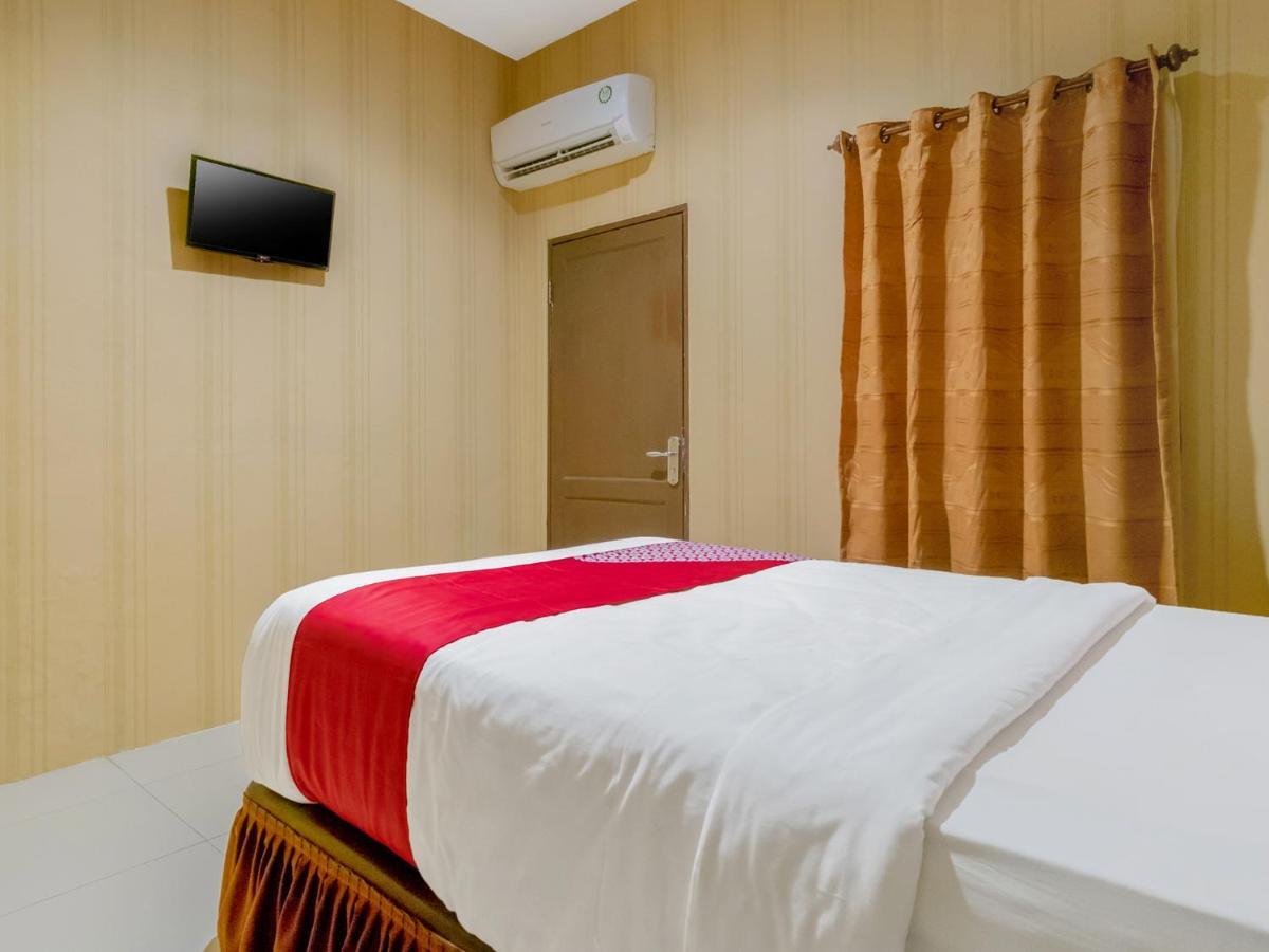 OYO 741 Hotel Labuhan Raya Medan Bagian luar foto