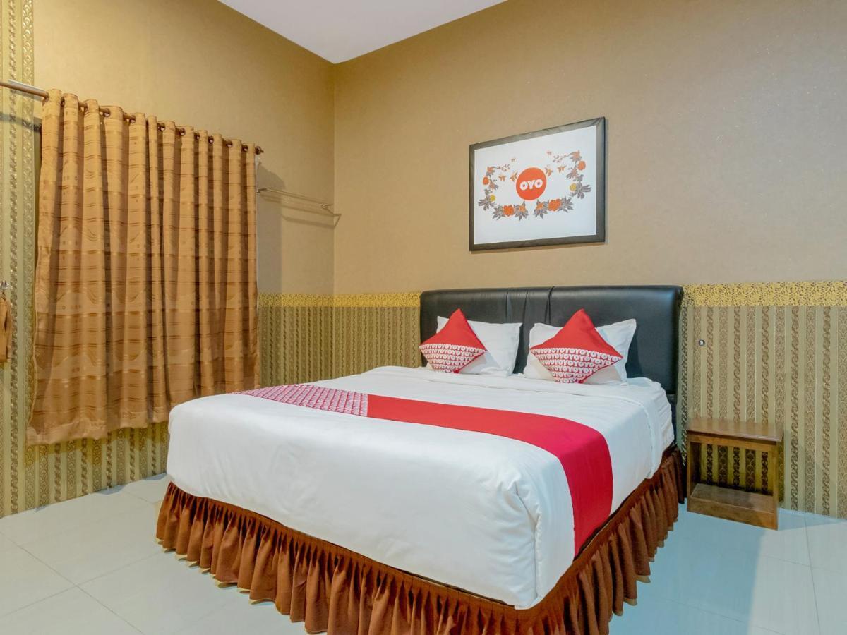 OYO 741 Hotel Labuhan Raya Medan Bagian luar foto